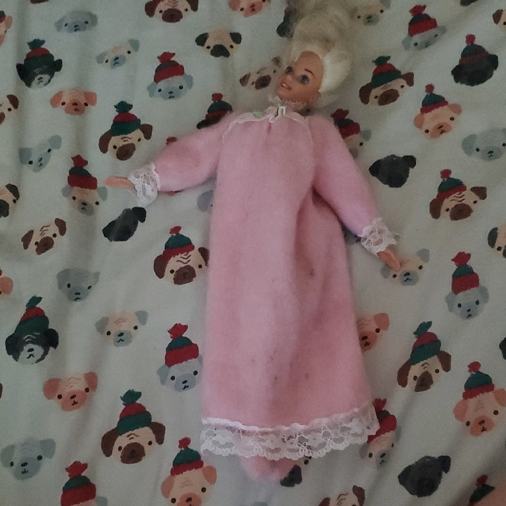 Bedtime Barbie 1990s With 75 Head